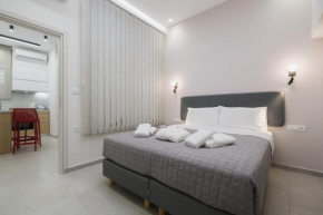 Peris 4 with Yard steps to Old Town - AC, Wifi